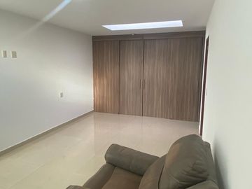 Venta de Casa en Querétaro, Milenio III, en Privada Lucepolis, seguridad 24 hora