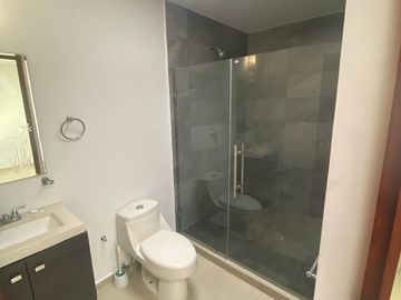 Venta de Casa en Querétaro, Milenio III, en Privada Lucepolis, seguridad 24 hora