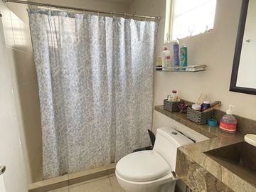 CASA EN VENTA EN LAS LOMAS SECTOR BOSQUES - GARCIA NL