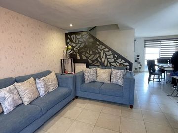 CASA EN VENTA EN LAS LOMAS SECTOR BOSQUES - GARCIA NL