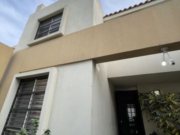 CASA EN VENTA EN LAS LOMAS SECTOR BOSQUES - GARCIA NL