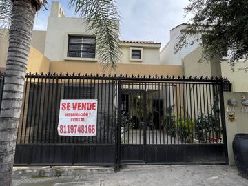 CASA EN VENTA EN LAS LOMAS SECTOR BOSQUES - GARCIA NL
