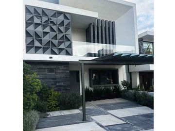 CASA EN VENTA EN LOMALTA TRES MARIAS, MORELIA