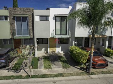 Venta de casa en Valle de San isidro , Zapopan ,Jal