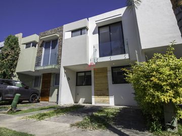 Venta de casa en Valle de San isidro , Zapopan ,Jal