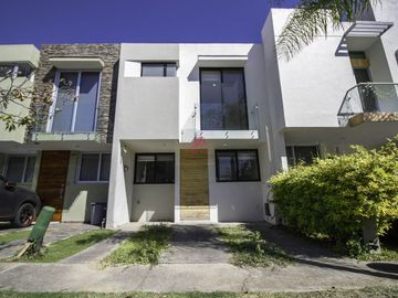 Venta de casa en Valle de San isidro , Zapopan ,Jal
