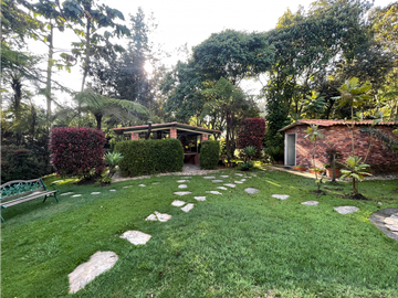 Se vende esta hermosa casa finca en la vía La Calera Bogotá