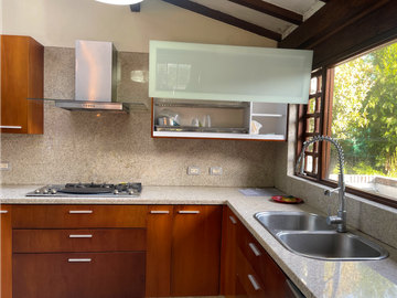 Se vende esta hermosa casa finca en la vía La Calera Bogotá
