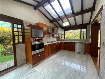 Se vende esta hermosa casa finca en la vía La Calera Bogotá