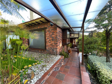 Se vende esta hermosa casa finca en la vía La Calera Bogotá