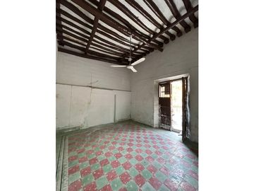 Casona colonial para remodelar en venta en Izamal