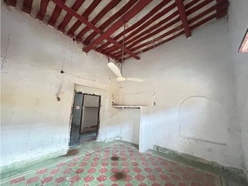 Casona colonial para remodelar en venta en Izamal