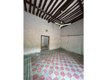 Casona colonial para remodelar en venta en Izamal