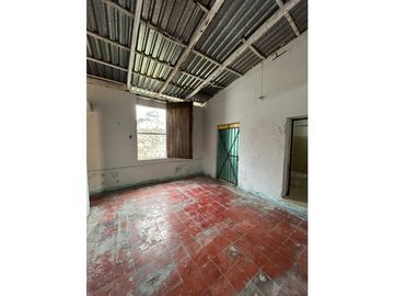Casona colonial para remodelar en venta en Izamal