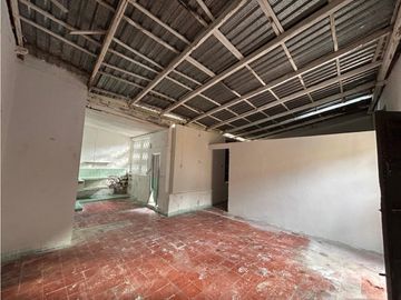 Casona colonial para remodelar en venta en Izamal