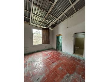 Casona colonial para remodelar en venta en Izamal