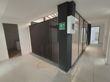 BODEGA EN ARRIENDO UBICADA EN MEDELLIN SECTOR CIUDAD DEL RÍO