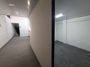 BODEGA EN ARRIENDO UBICADA EN MEDELLIN SECTOR CIUDAD DEL RÍO