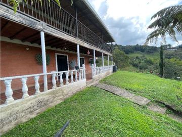 VENTA DE FINCA EN EL PEÑOL. cerca a la piedra