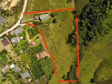 VENTA DE FINCA EN EL PEÑOL. cerca a la piedra