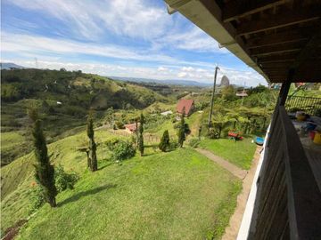 VENTA DE FINCA EN EL PEÑOL. cerca a la piedra