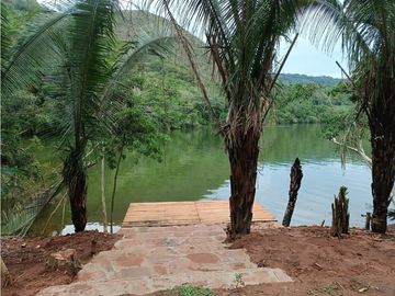 Terreno con Espectacular Vista a la Laguna de Sauce