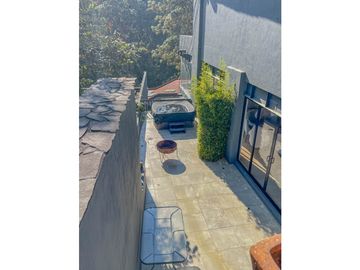 CASA MODERNA EN VENTA Y RENTA, CON EXCELENTE UBICACIÓN EN AVANDARO