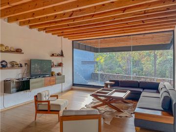 CASA MODERNA EN VENTA Y RENTA, CON EXCELENTE UBICACIÓN EN AVANDARO