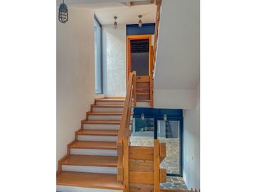 CASA MODERNA EN VENTA Y RENTA, CON EXCELENTE UBICACIÓN EN AVANDARO