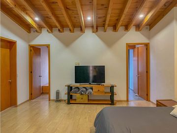 CASA MODERNA EN VENTA Y RENTA, CON EXCELENTE UBICACIÓN EN AVANDARO