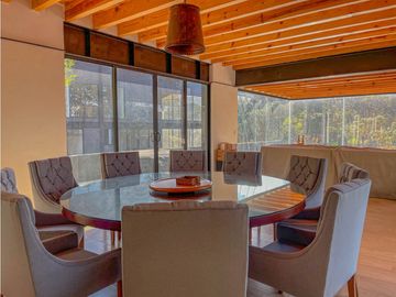 CASA MODERNA EN VENTA Y RENTA, CON EXCELENTE UBICACIÓN EN AVANDARO