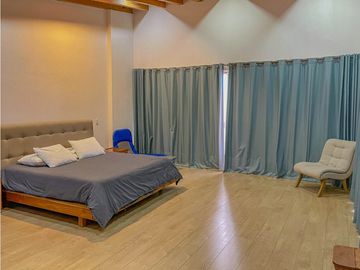CASA MODERNA EN VENTA Y RENTA, CON EXCELENTE UBICACIÓN EN AVANDARO