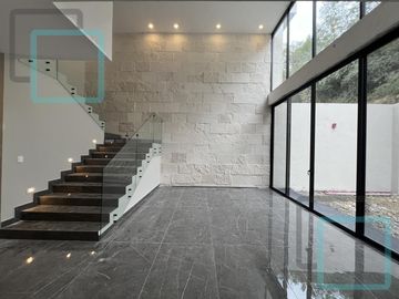 CASA EN VENTA BOSQUES DE LAS MISIONES ZONA CARRETERA NACIONAL SANTIAGO