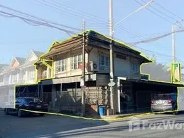 3 Bedroom Townhouse for sale in Khlong Sam, Pathum Thani