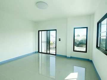 4 Bedroom Townhouse for sale in Ban Pom, Phra Nakhon Si Ayutthaya