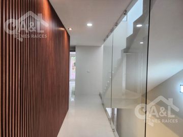 Casa en Venta en Fraccionamiento Paseo de la Reina