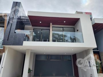 Casa en Venta en Fraccionamiento Paseo de la Reina