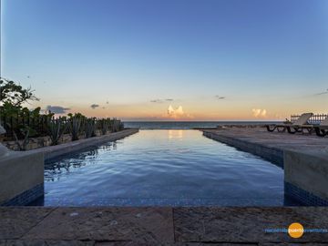 Espectacular Villa en Venta Frente al Mar en Puerto Aventuras - Riviera Maya