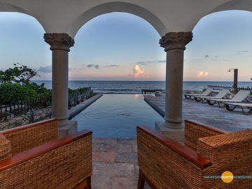 Espectacular Villa en Venta Frente al Mar en Puerto Aventuras - Riviera Maya