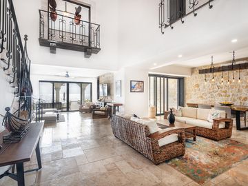Espectacular Villa en Venta Frente al Mar en Puerto Aventuras - Riviera Maya