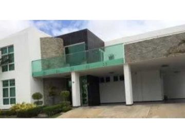 Venta de Casa en Costa Esmeralda, Costa Sur, Juan Díaz, Cod-J082