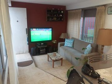 Casa PH en venta en Bernal Centro