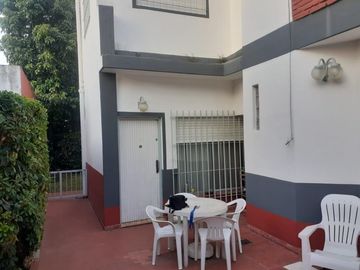 Casa PH en venta en Bernal Centro