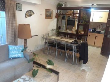 Casa PH en venta en Bernal Centro