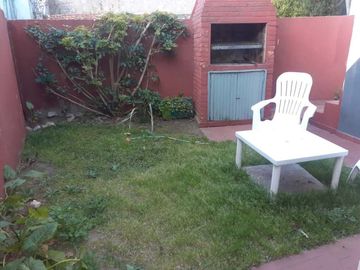 Casa PH en venta en Bernal Centro