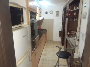 Casa PH en venta en Bernal Centro