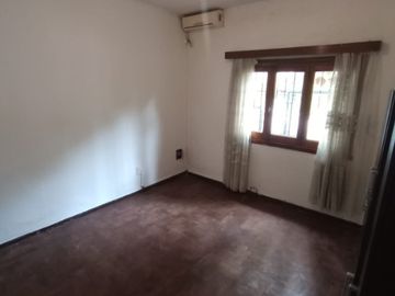 Casa PH en venta en Bernal Centro