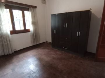 Casa PH en venta en Bernal Centro