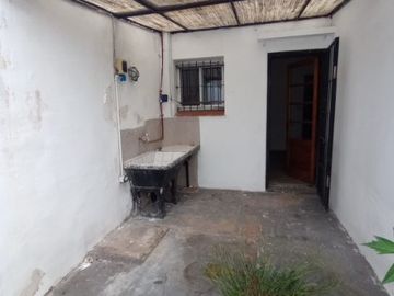 Casa PH en venta en Bernal Centro