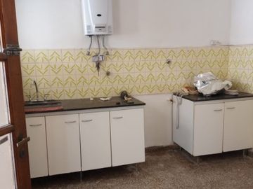 Casa PH en venta en Bernal Centro